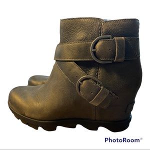 NWT Sorel Joan of Arctic Wedge 2 Buckle Bootie